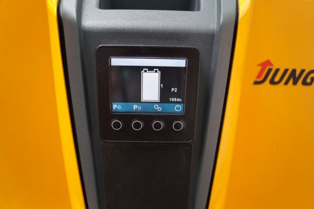 Jungheinrich EJD118 - Istif makinası: fotoğraf 4 Jungheinrich EJD118 - Istif makinası: fotoğraf 4