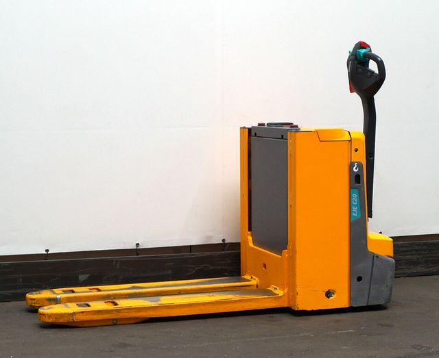 Jungheinrich EJE C20 - Kullanılan transpalet: fotoğraf 1 Jungheinrich EJE C20 - Kullanılan transpalet: fotoğraf 1