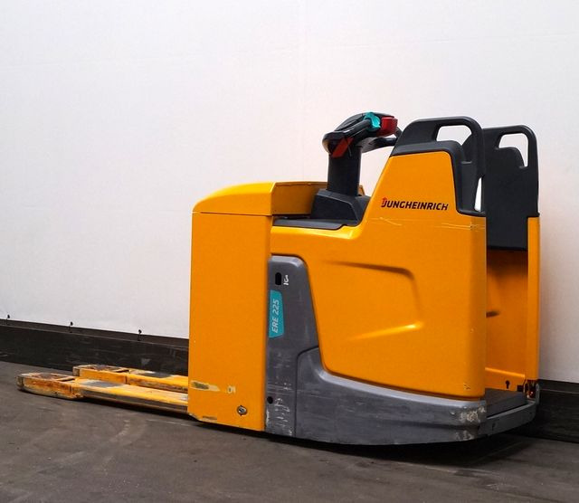 Jungheinrich ERE225 - Kullanılan transpalet: fotoğraf 2 Jungheinrich ERE225 - Kullanılan transpalet: fotoğraf 2