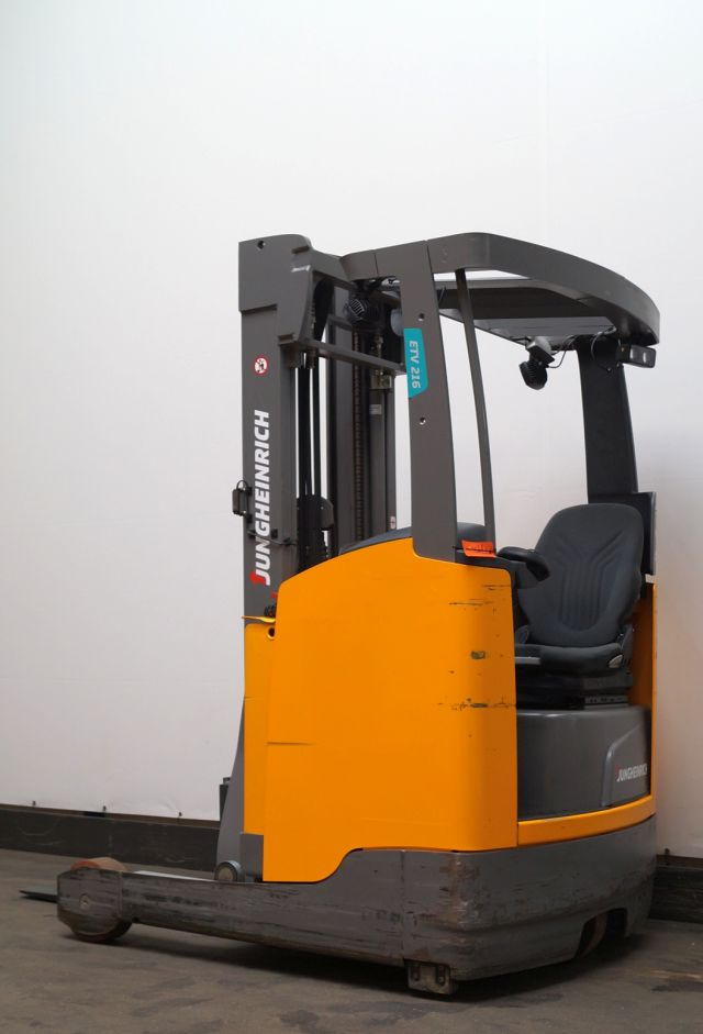 Jungheinrich ETV216 - Reach truck: fotoğraf 1 Jungheinrich ETV216 - Reach truck: fotoğraf 1
