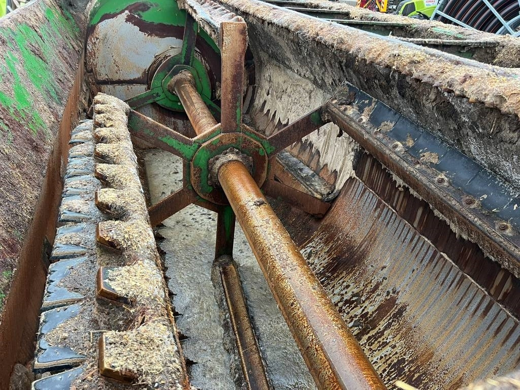 Keenan Mech-Fiber 365 - Yem mikseri: fotoğraf 5 Keenan Mech-Fiber 365 - Yem mikseri: fotoğraf 5