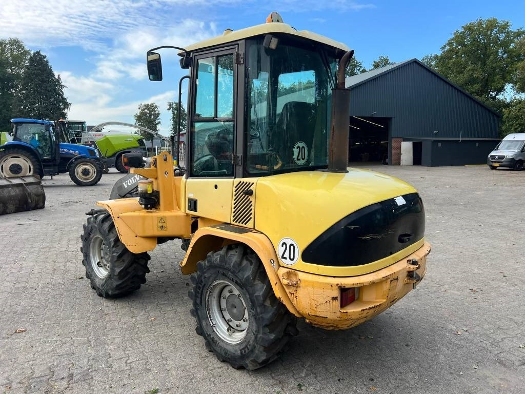 Volvo L 30 B - Tekerlekli yükleyici: fotoğraf 3 Volvo L 30 B - Tekerlekli yükleyici: fotoğraf 3
