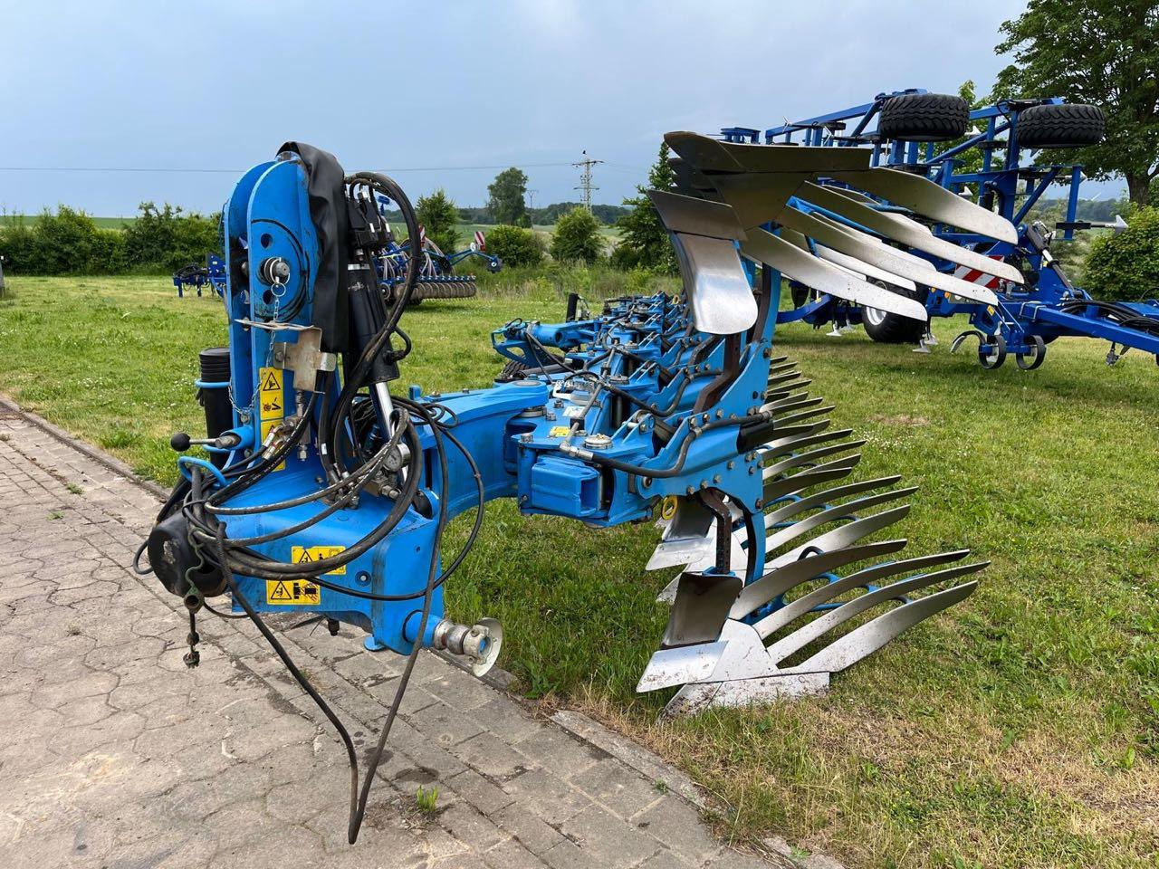 Lemken Juwel 8 V T 5 + 1 L 100 TurnControl - Pulluk: fotoğraf 2 Lemken Juwel 8 V T 5 + 1 L 100 TurnControl - Pulluk: fotoğraf 2