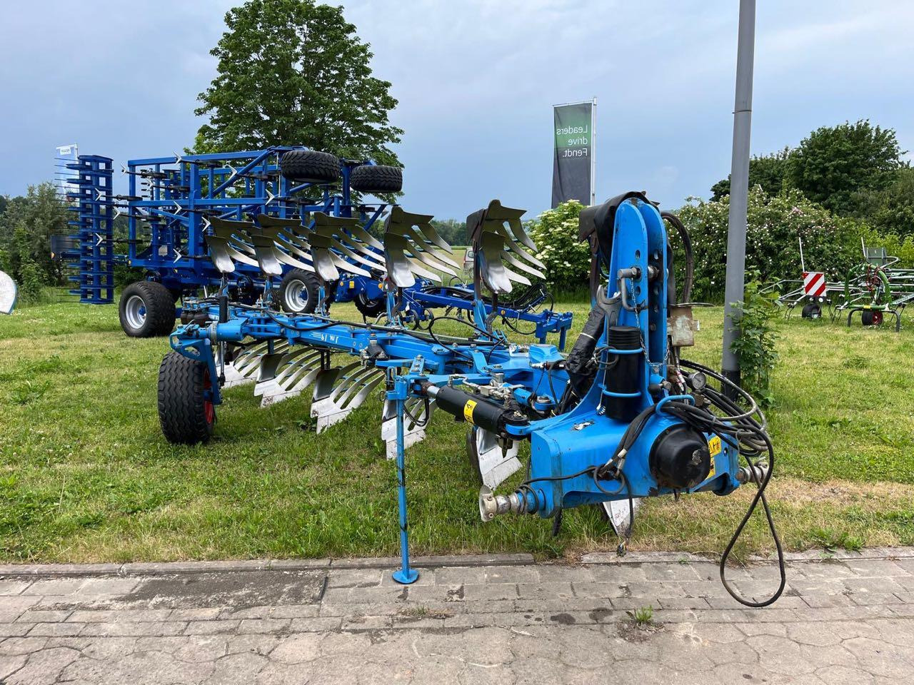 Lemken Juwel 8 V T 5 + 1 L 100 TurnControl - Pulluk: fotoğraf 1 Lemken Juwel 8 V T 5 + 1 L 100 TurnControl - Pulluk: fotoğraf 1
