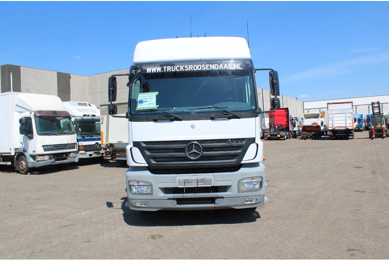 Mercedes-Benz Axor 1833 + manual + RETARDER! 122.939 km orginal! perfect condition + EURO 5 - Çekici: fotoğraf 2 Mercedes-Benz Axor 1833 + manual + RETARDER! 122.939 km orginal! perfect condition + EURO 5 - Çekici: fotoğraf 2