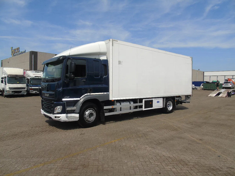 DAF CF 220 + CARRIER + EURO 6 + LIFT - Refrijeratör kamyon: fotoğraf 2 DAF CF 220 + CARRIER + EURO 6 + LIFT - Refrijeratör kamyon: fotoğraf 2