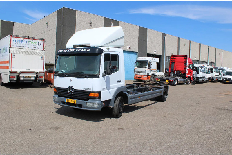 Mercedes-Benz Atego 918 + MANUAL + EURO 2 - Şasi kamyon: fotoğraf 2 Mercedes-Benz Atego 918 + MANUAL + EURO 2 - Şasi kamyon: fotoğraf 2