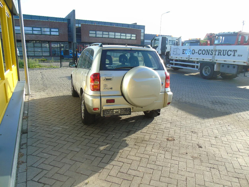 Toyota RAV4 + 4X4 + AUTOMAT + PETROL - SUV: fotoğraf 5 Toyota RAV4 + 4X4 + AUTOMAT + PETROL - SUV: fotoğraf 5