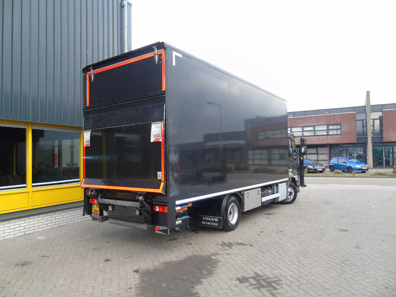 Volvo FL 10.210 + EURO 6 + LIFT - Kapalı kasa kamyon: fotoğraf 3 Volvo FL 10.210 + EURO 6 + LIFT - Kapalı kasa kamyon: fotoğraf 3