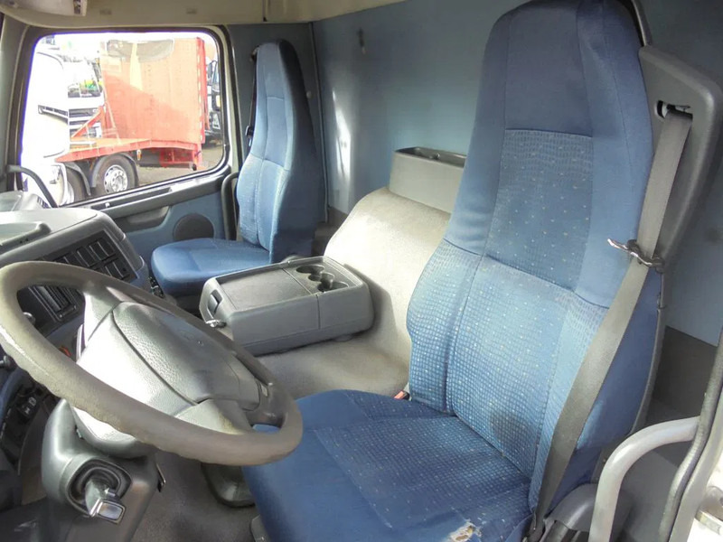 Volvo FM 9.310 + Euro 5 + Manual + Horse transport - Konteynır taşıyıcı/ Yedek karoser kamyon: fotoğraf 5 Volvo FM 9.310 + Euro 5 + Manual + Horse transport - Konteynır taşıyıcı/ Yedek karoser kamyon: fotoğraf 5