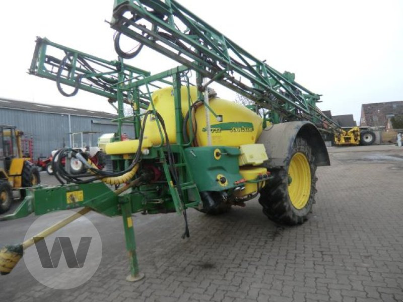 John Deere TRSP 732 - Çekilir pülverizatör: fotoğraf 1 John Deere TRSP 732 - Çekilir pülverizatör: fotoğraf 1