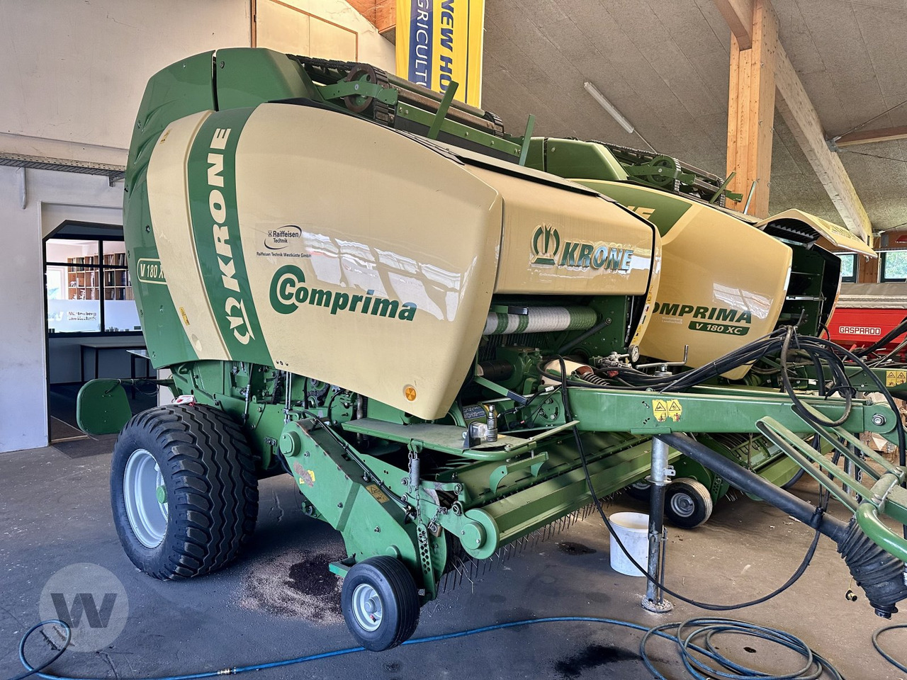 Krone Comprima V 180 XC - Silindirik balya makinesi: fotoğraf 1 Krone Comprima V 180 XC - Silindirik balya makinesi: fotoğraf 1