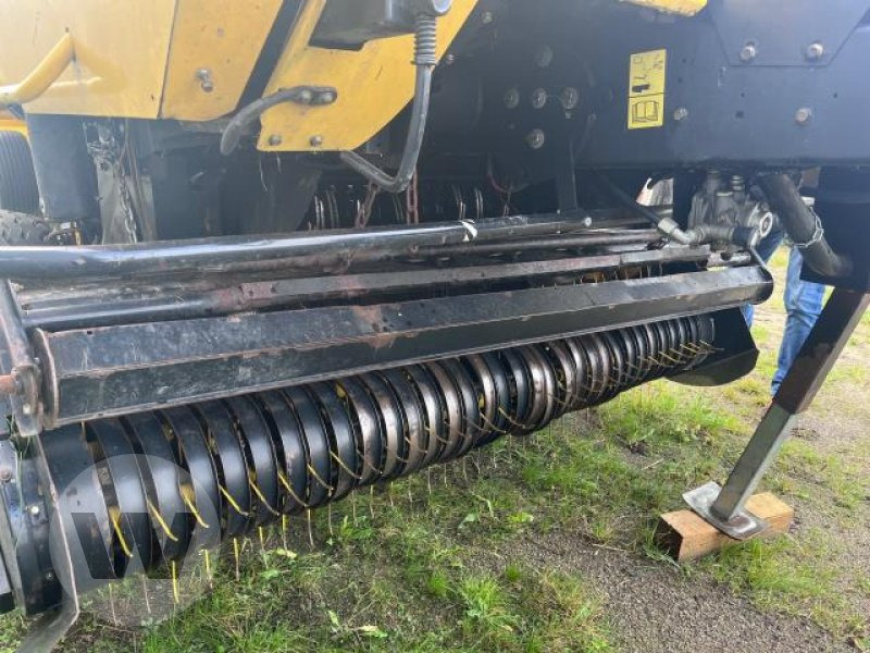 New Holland BR 7070 - Silindirik balya makinesi: fotoğraf 3 New Holland BR 7070 - Silindirik balya makinesi: fotoğraf 3