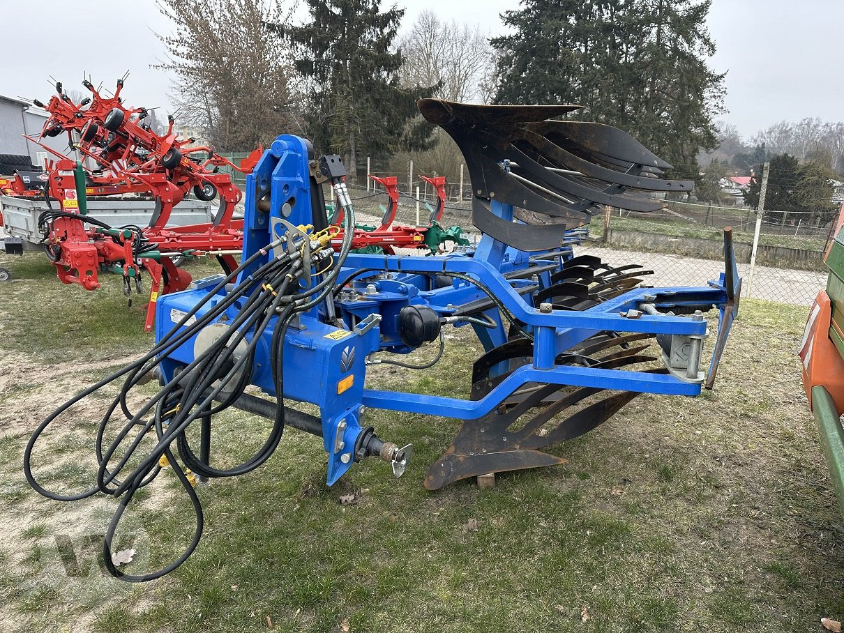 New Holland PHVH 4+1 - Pulluk: fotoğraf 1 New Holland PHVH 4+1 - Pulluk: fotoğraf 1