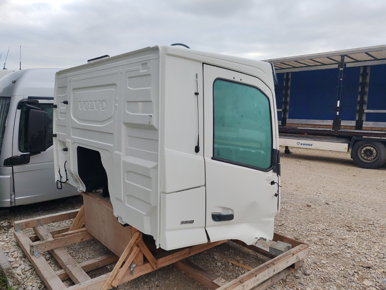 VOLVO FM5 FMX LOW DAY CAB CABINE / COLOR: 91107 / BRAND NEW - Kabin: fotoğraf 5 VOLVO FM5 FMX LOW DAY CAB CABINE / COLOR: 91107 / BRAND NEW - Kabin: fotoğraf 5