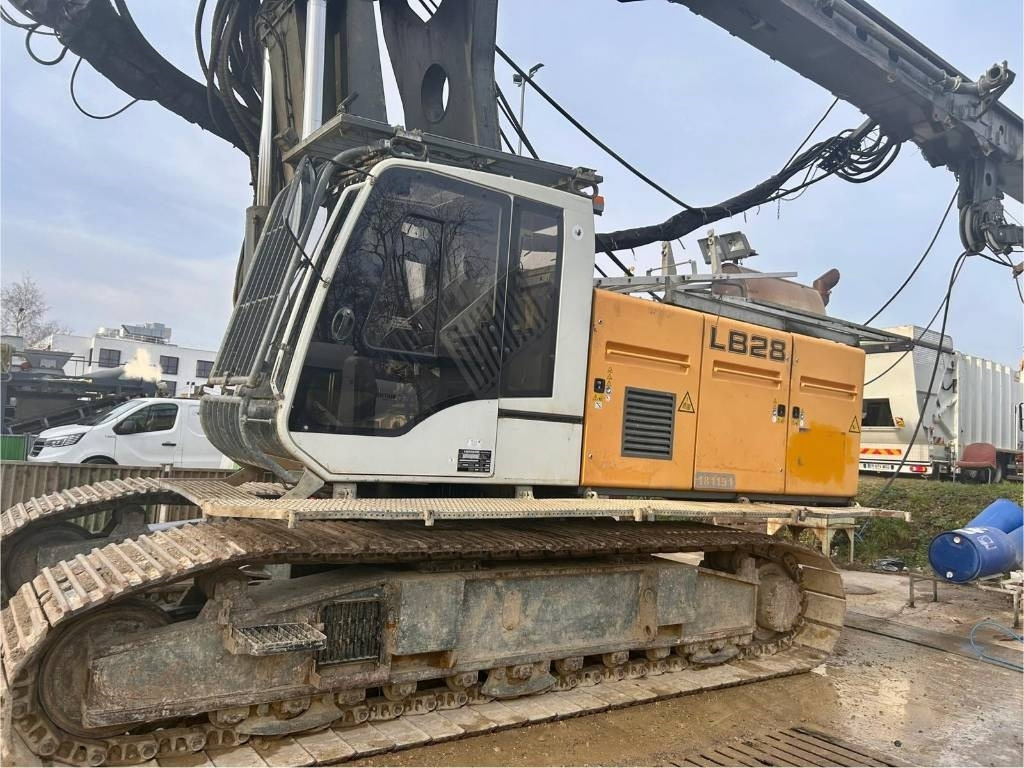 Liebherr LB 28 - Kazık çakma makinası: fotoğraf 2 Liebherr LB 28 - Kazık çakma makinası: fotoğraf 2