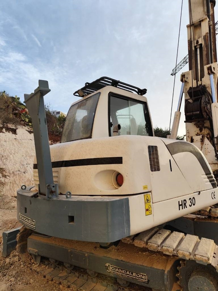Mait HR30 - Kazık çakma makinası: fotoğraf 3 Mait HR30 - Kazık çakma makinası: fotoğraf 3