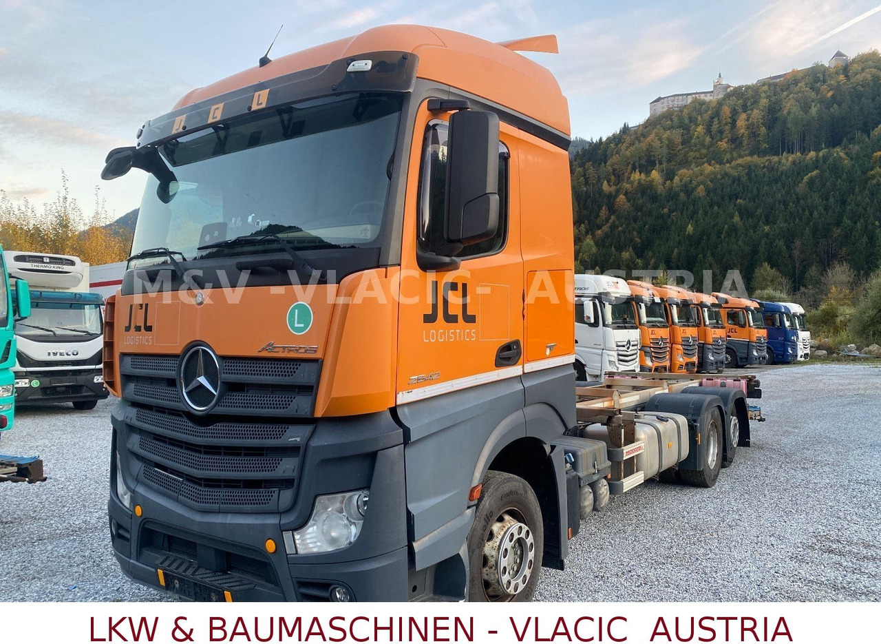 Mercedes-Benz 2542 - Konteynır taşıyıcı/ Yedek karoser kamyon: fotoğraf 2 Mercedes-Benz 2542 - Konteynır taşıyıcı/ Yedek karoser kamyon: fotoğraf 2