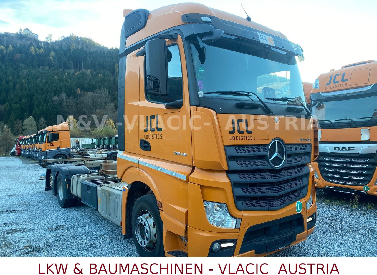 Mercedes-Benz Actros 2545 - Konteynır taşıyıcı/ Yedek karoser kamyon: fotoğraf 2 Mercedes-Benz Actros 2545 - Konteynır taşıyıcı/ Yedek karoser kamyon: fotoğraf 2