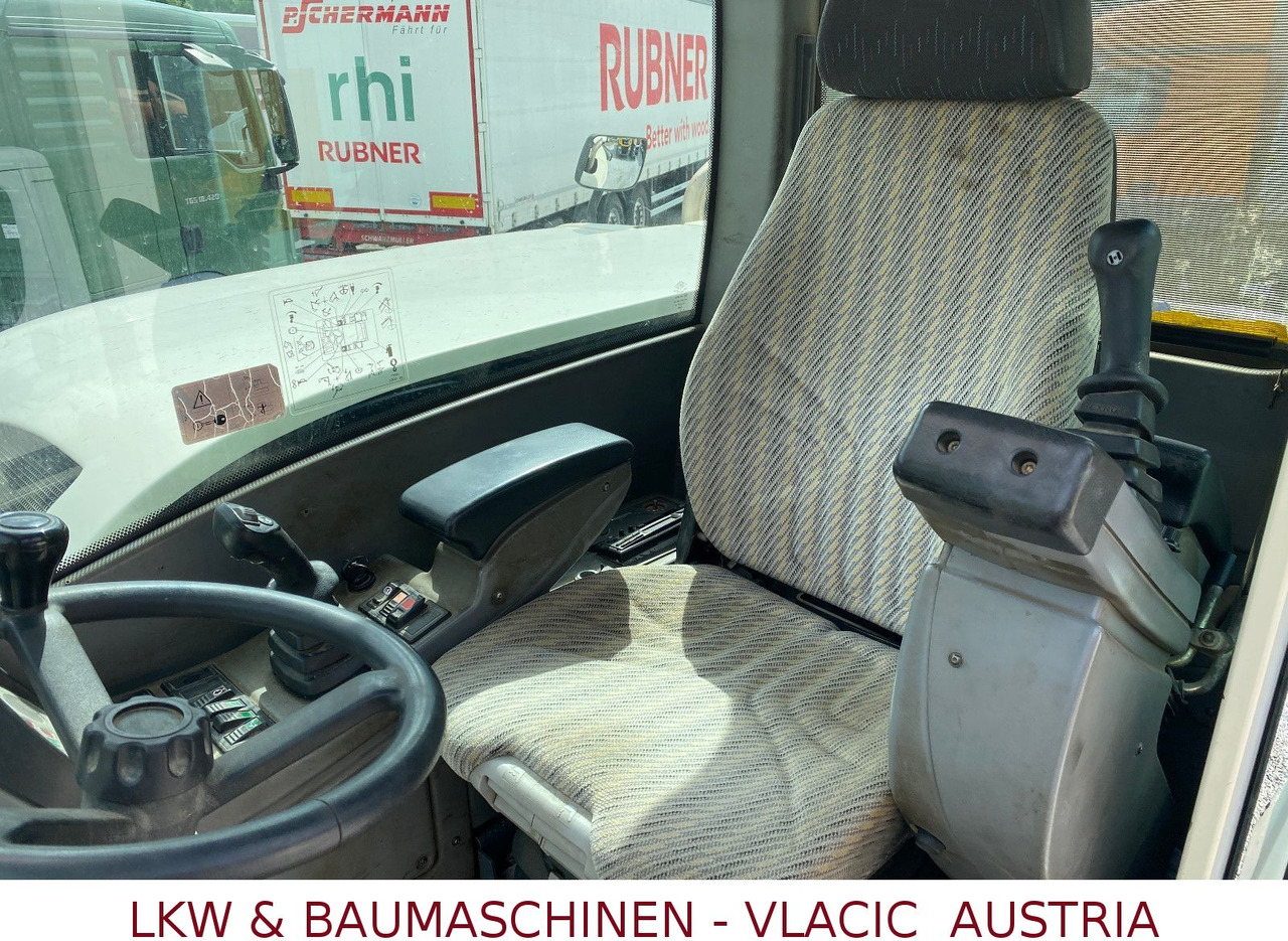 Terex TW 110 Mobilbagger inkl.4Löffeln - Tekerlekli ekskavatör: fotoğraf 4 Terex TW 110 Mobilbagger inkl.4Löffeln - Tekerlekli ekskavatör: fotoğraf 4