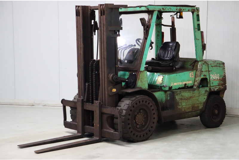 Mitsubishi FD45K2 - Dizel forklift: fotoğraf 3 Mitsubishi FD45K2 - Dizel forklift: fotoğraf 3