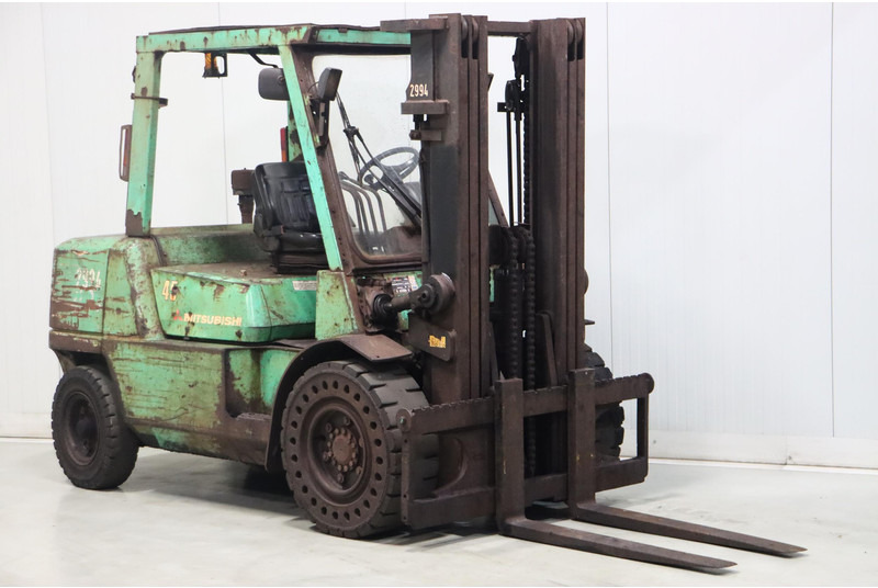 Mitsubishi FD45K2 - Dizel forklift: fotoğraf 1 Mitsubishi FD45K2 - Dizel forklift: fotoğraf 1