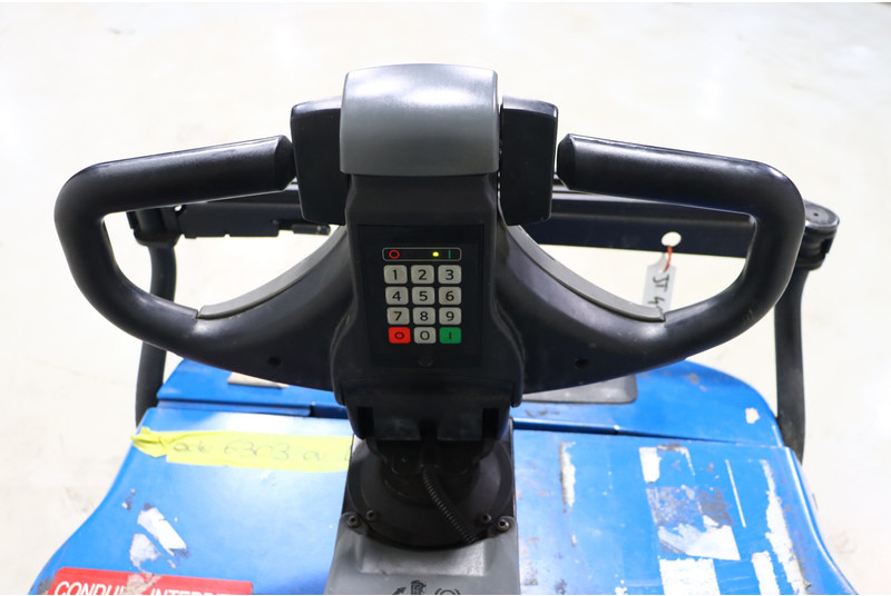 Toyota OSE120 - Sipariş hazırlama makinası: fotoğraf 2 Toyota OSE120 - Sipariş hazırlama makinası: fotoğraf 2