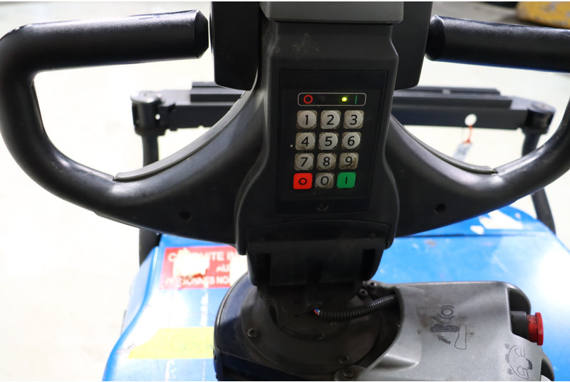 Toyota OSE120 - Sipariş hazırlama makinası: fotoğraf 2 Toyota OSE120 - Sipariş hazırlama makinası: fotoğraf 2