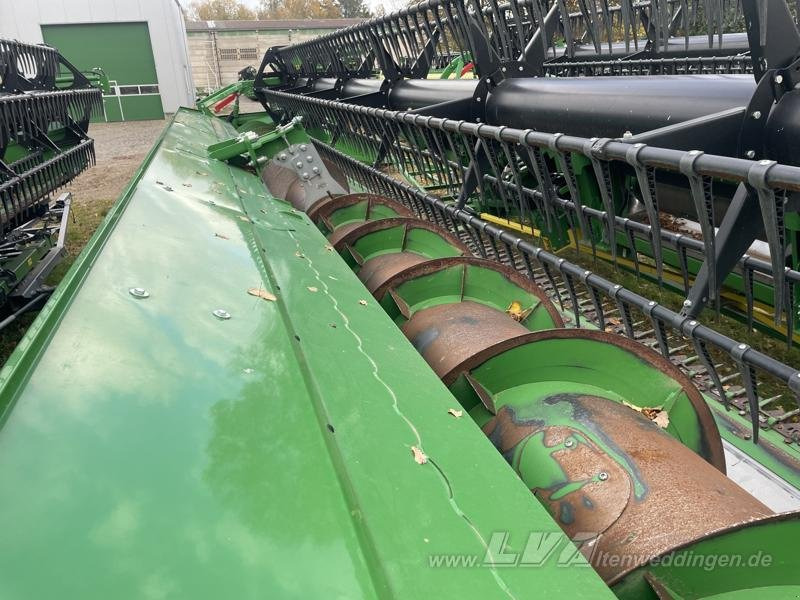 John Deere 735X - Biçerdöver tablası: fotoğraf 5 John Deere 735X - Biçerdöver tablası: fotoğraf 5