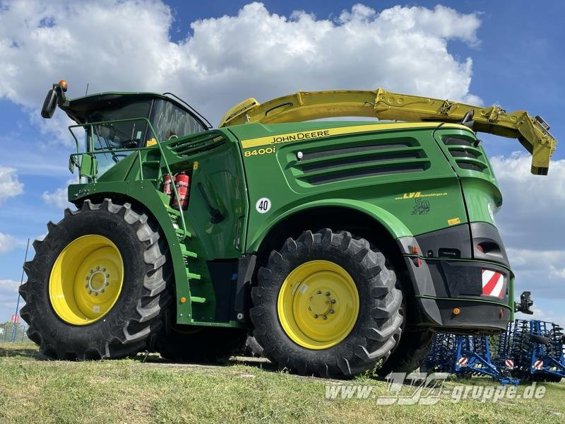 John Deere 8400 - Traktör: fotoğraf 2 John Deere 8400 - Traktör: fotoğraf 2