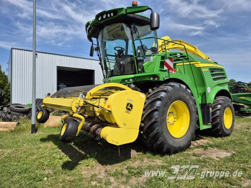 John Deere 8600i - Silaj makinesi: fotoğraf 1 John Deere 8600i - Silaj makinesi: fotoğraf 1