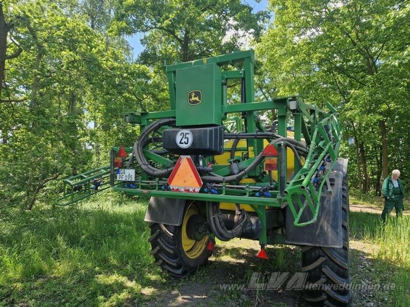 John Deere M740i - Çekilir pülverizatör: fotoğraf 3 John Deere M740i - Çekilir pülverizatör: fotoğraf 3