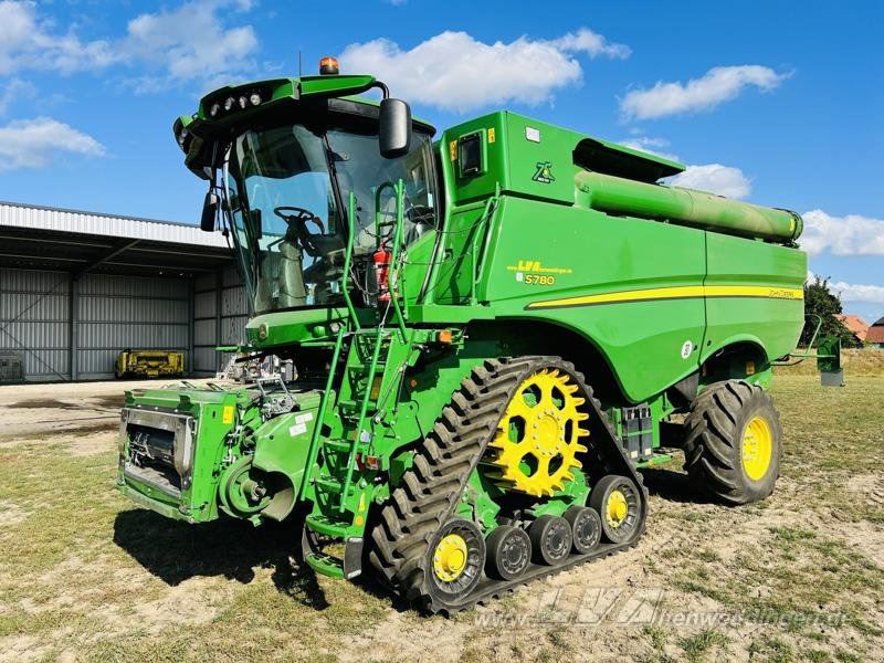 John Deere S780i ProDrive - Biçerdöver: fotoğraf 1 John Deere S780i ProDrive - Biçerdöver: fotoğraf 1