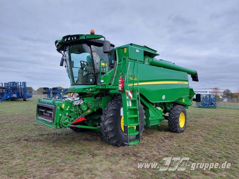 John Deere T660i - Biçerdöver: fotoğraf 1 John Deere T660i - Biçerdöver: fotoğraf 1