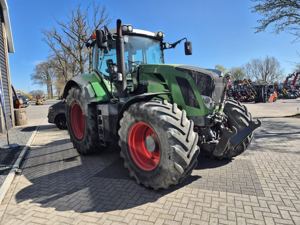 FENDT 828 - Traktör: fotoğraf 3 FENDT 828 - Traktör: fotoğraf 3