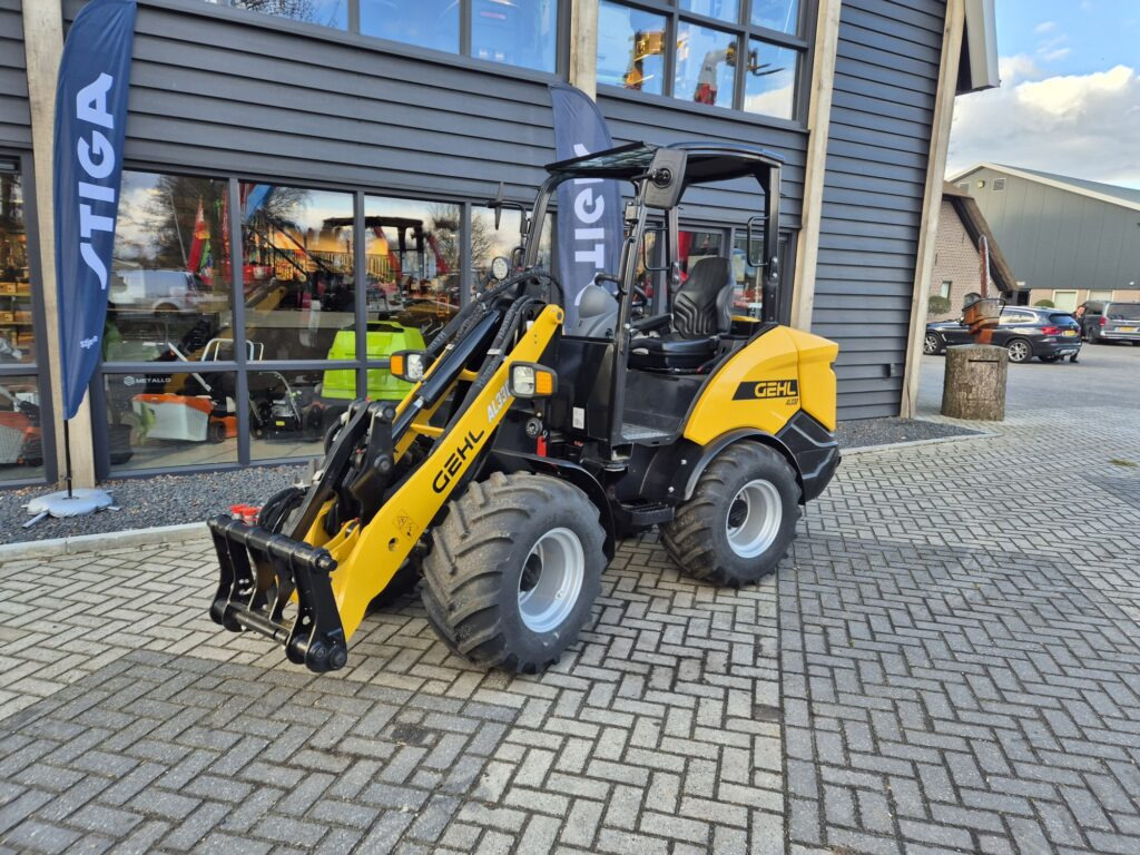 GEHL AL330 loader - Belden kırmalı yükleyici: fotoğraf 2 GEHL AL330 loader - Belden kırmalı yükleyici: fotoğraf 2