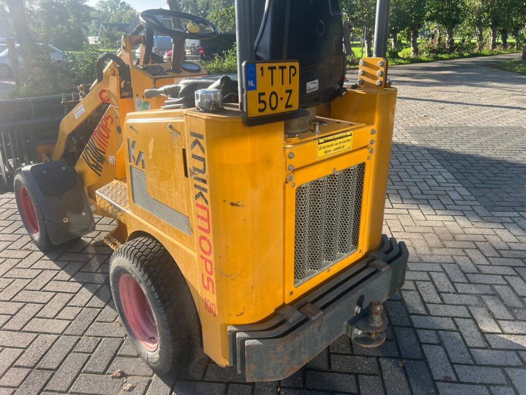 KNIKMOPS 100 miniloader - Belden kırmalı yükleyici: fotoğraf 3 KNIKMOPS 100 miniloader - Belden kırmalı yükleyici: fotoğraf 3