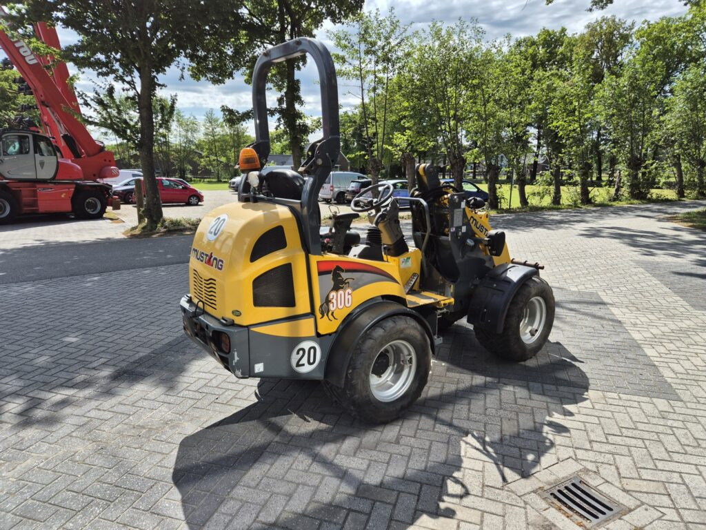 MUSTANG AL 306 miniloader - Belden kırmalı yükleyici: fotoğraf 4 MUSTANG AL 306 miniloader - Belden kırmalı yükleyici: fotoğraf 4