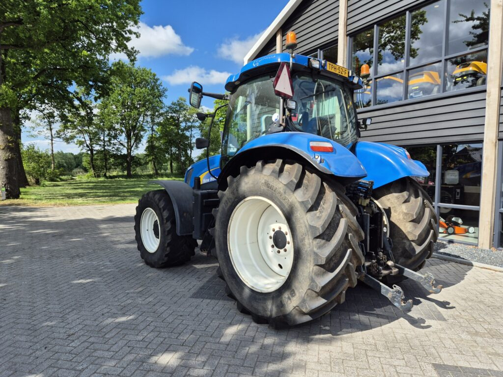 NEW HOLLAND T6080 - Traktör: fotoğraf 3 NEW HOLLAND T6080 - Traktör: fotoğraf 3
