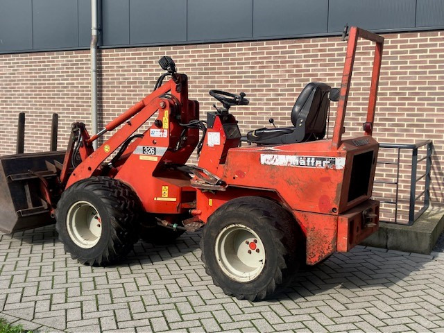 SCHÄFFER 326 miniloader - Belden kırmalı yükleyici: fotoğraf 4 SCHÄFFER 326 miniloader - Belden kırmalı yükleyici: fotoğraf 4