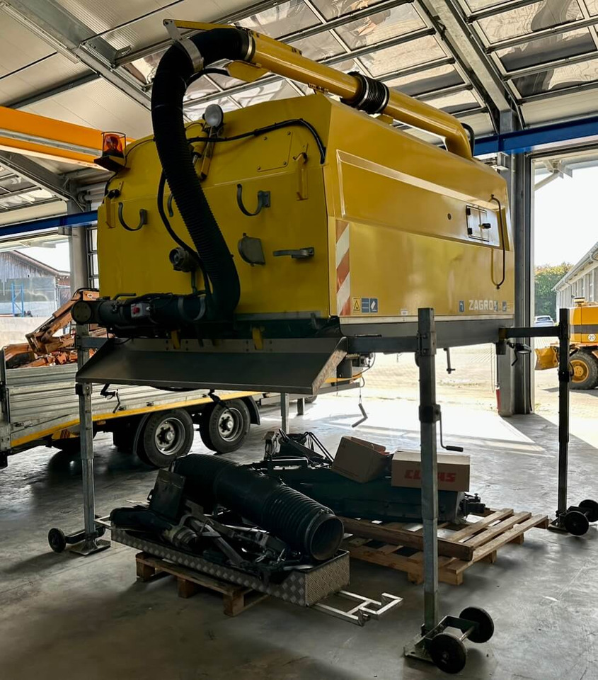 Unimog Aufbaukehrmaschine Trilety SK-370 - Karoser - Çöp kamyonu: fotoğraf 4 Unimog Aufbaukehrmaschine Trilety SK-370 - Karoser - Çöp kamyonu: fotoğraf 4