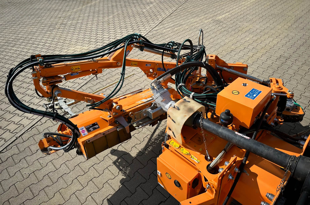 Unimog Leitpfostenausmähgerät / Randstreifenmähger - Çalı parçalama makinesi: fotoğraf 3 Unimog Leitpfostenausmähgerät / Randstreifenmähger - Çalı parçalama makinesi: fotoğraf 3