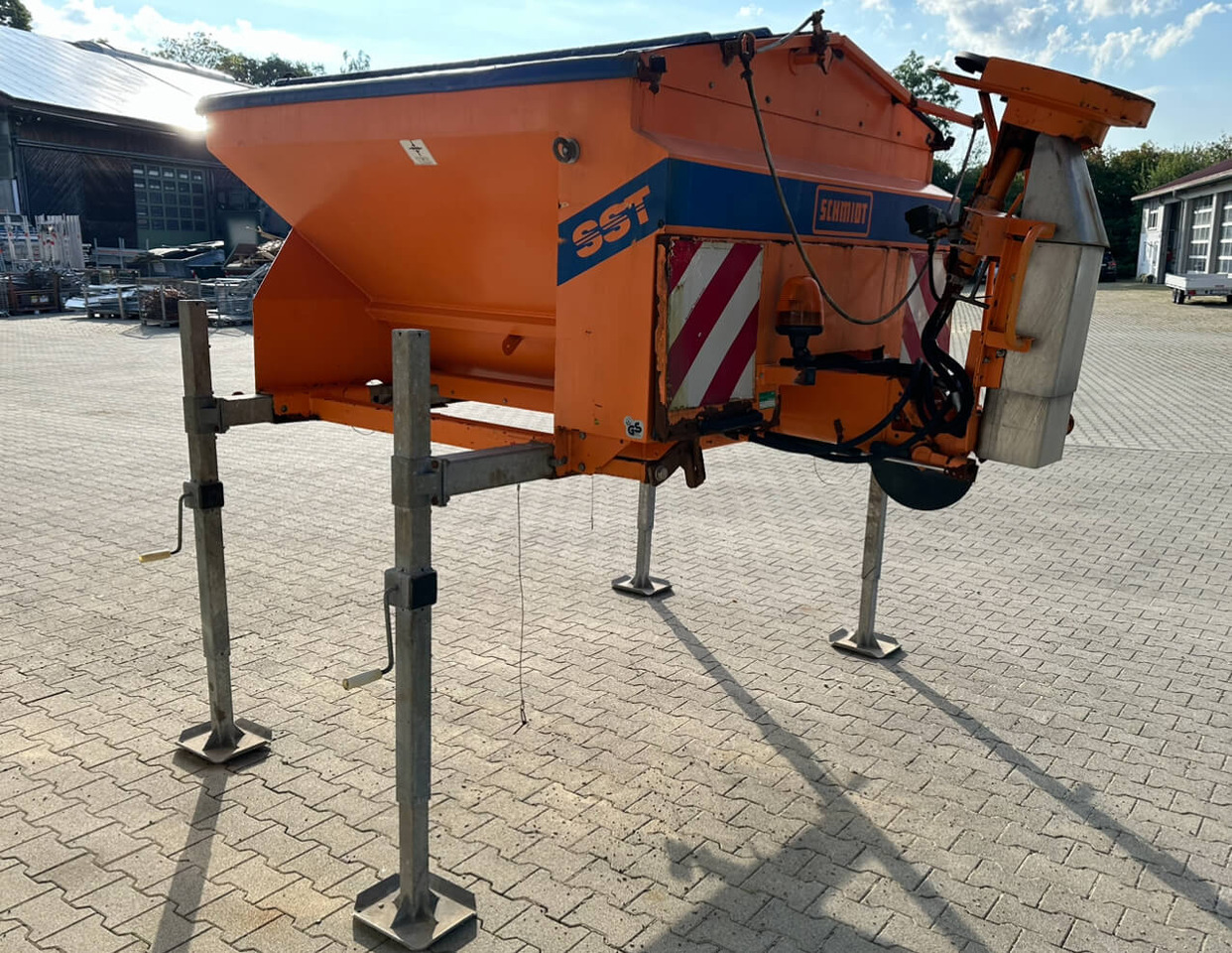 Unimog Salzstreuer Schmidt SST20-TLWH - Kum serme makinesi: fotoğraf 1 Unimog Salzstreuer Schmidt SST20-TLWH - Kum serme makinesi: fotoğraf 1