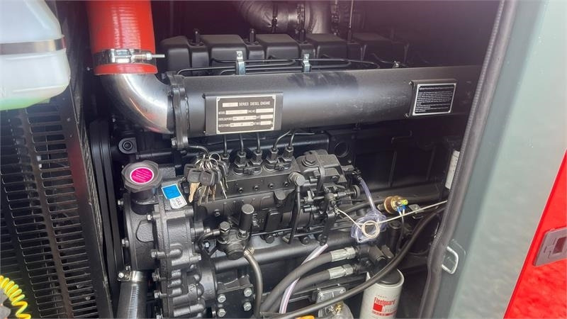 Bauer GFS-120 ATS, 120 kW/150 kVA - Elektrikli jeneratör: fotoğraf 4 Bauer GFS-120 ATS, 120 kW/150 kVA - Elektrikli jeneratör: fotoğraf 4