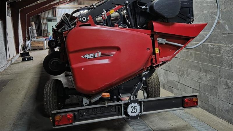 Case IH 8250 Axial-Flow med 35fod Varicut skærebord. Dansk - Biçerdöver: fotoğraf 4 Case IH 8250 Axial-Flow med 35fod Varicut skærebord. Dansk - Biçerdöver: fotoğraf 4
