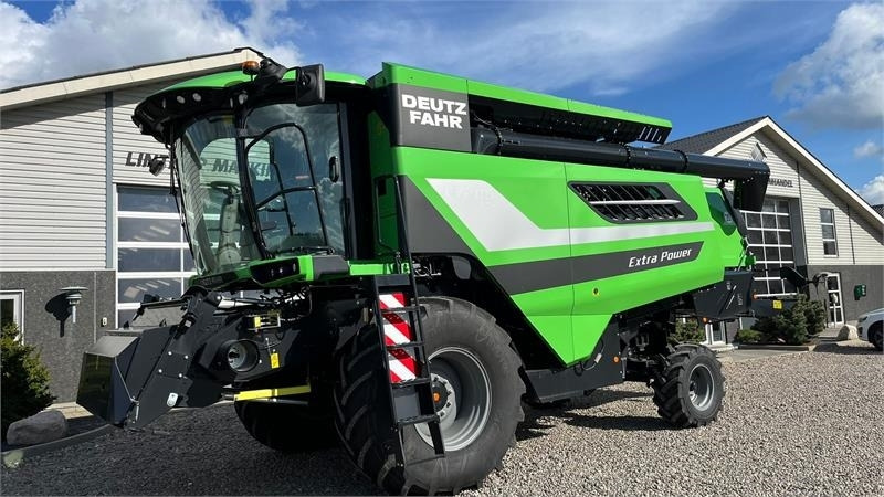 Deutz-fahr C7206 With 24feed - 7.2m header. New and unused Co - Biçerdöver: fotoğraf 1 Deutz-fahr C7206 With 24feed - 7.2m header. New and unused Co - Biçerdöver: fotoğraf 1