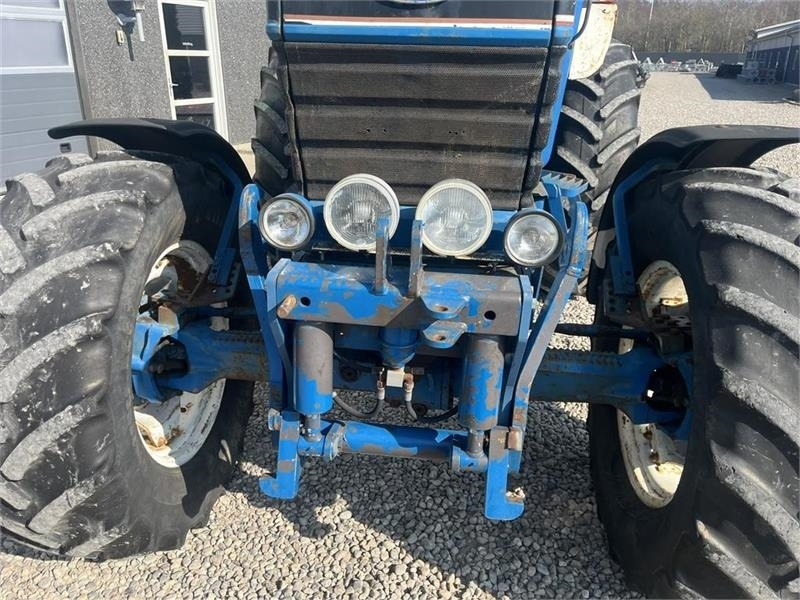 Ford TW 15 F II med HEVA opklappelig frontlift - Traktör: fotoğraf 4 Ford TW 15 F II med HEVA opklappelig frontlift - Traktör: fotoğraf 4