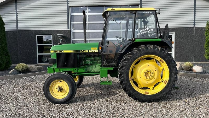 John Deere 2450 Med servostyring - Traktör: fotoğraf 1 John Deere 2450 Med servostyring - Traktör: fotoğraf 1
