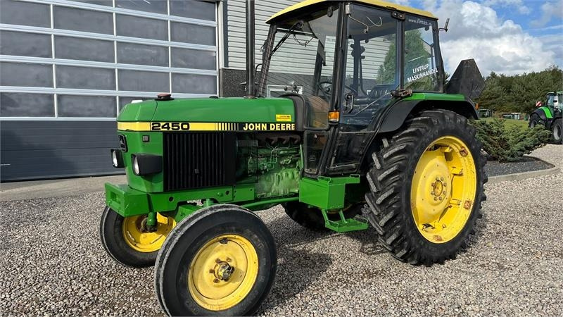 John Deere 2450 Med servostyring - Traktör: fotoğraf 2 John Deere 2450 Med servostyring - Traktör: fotoğraf 2