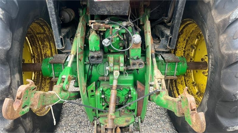 John Deere 4450 med 7,6L motor - Traktör: fotoğraf 4 John Deere 4450 med 7,6L motor - Traktör: fotoğraf 4